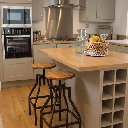 Lodge Hollicarrs - Forest Retreat York