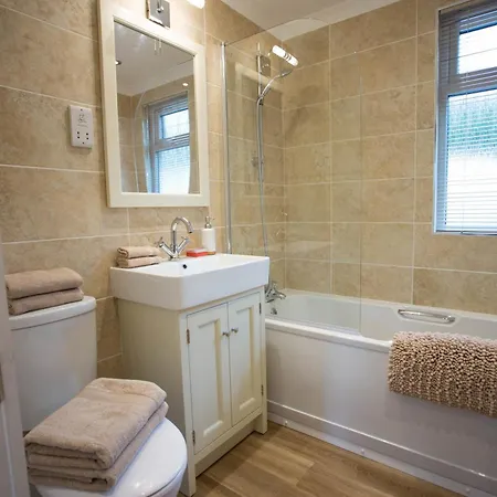 Hollicarrs - Forest Retreat Lodge York